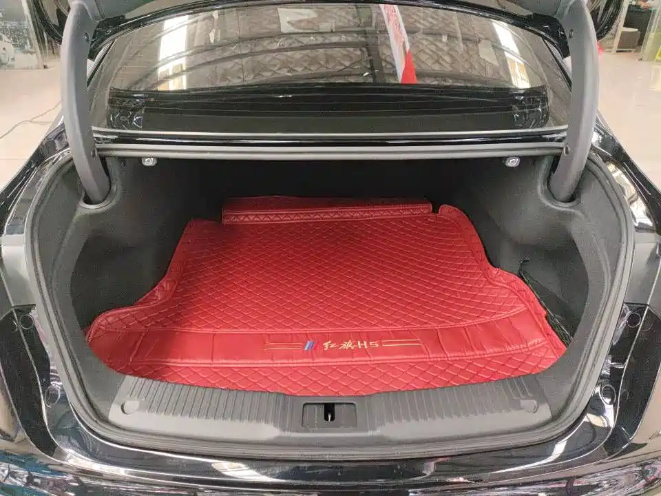 Hongqi H5 2024 1.5T DCT Smart Connect Flag Rhythm Edition фото 8