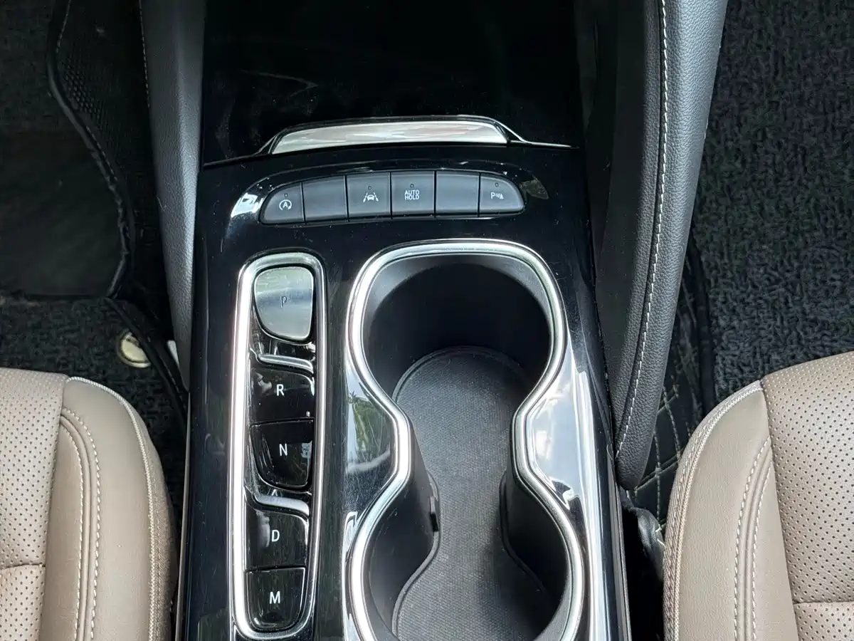 Photo 20 - Buick Envision Plus