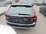 Photo 8 - Volvo V90