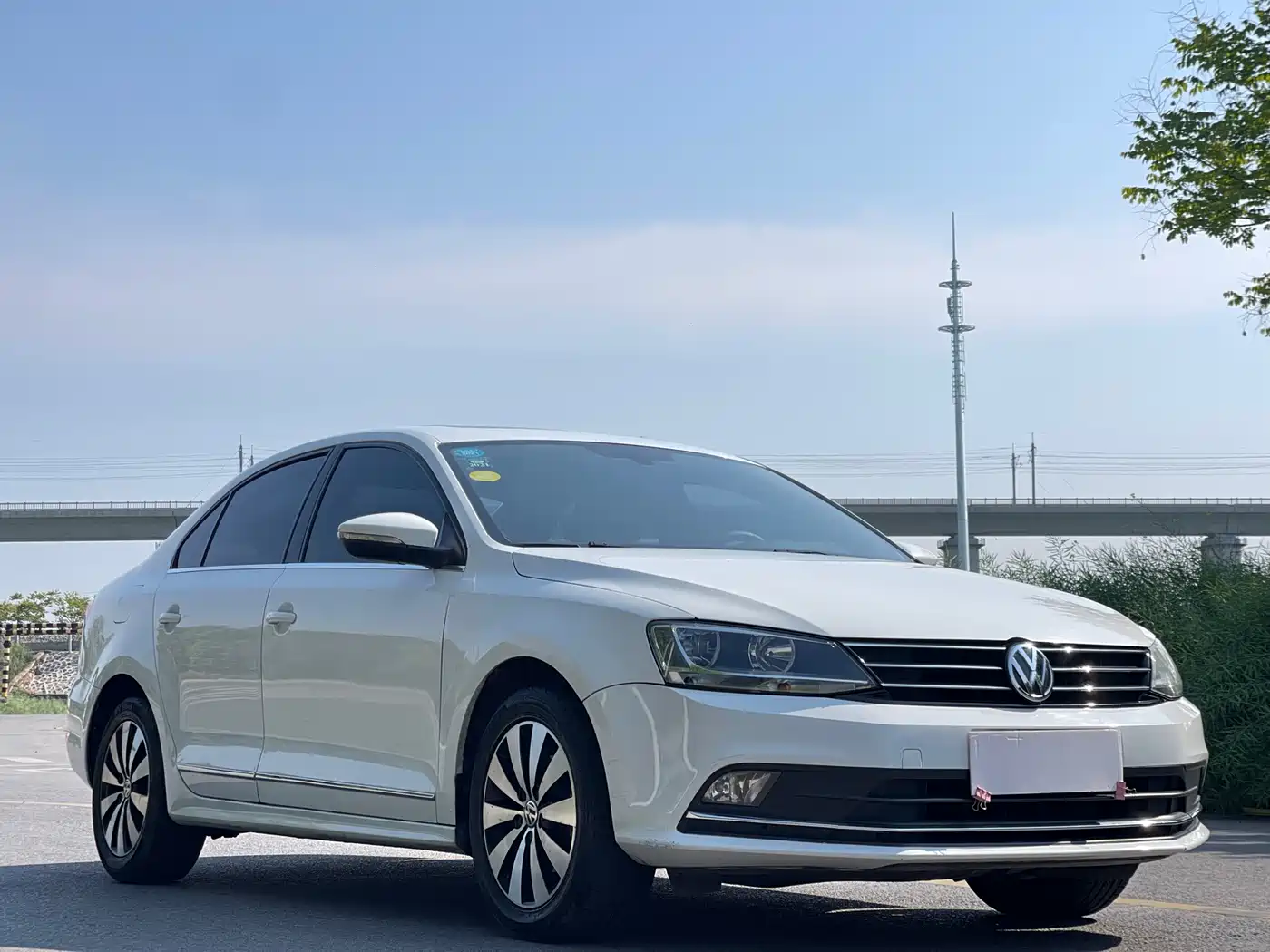 Volkswagen Sagitar 2018 1.6L Automatic Comfort фото 3