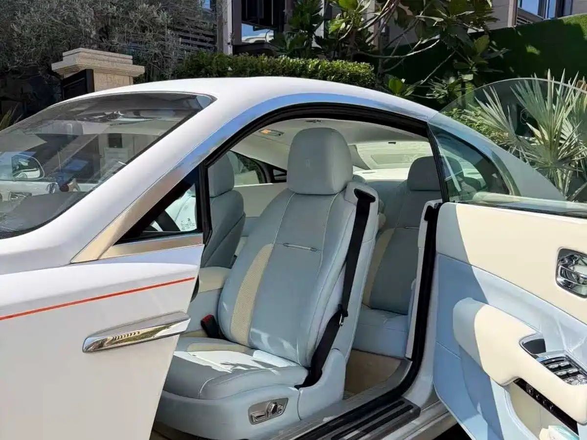 Rolls-Royce Wraith 2013 6.6T Standard фото 4