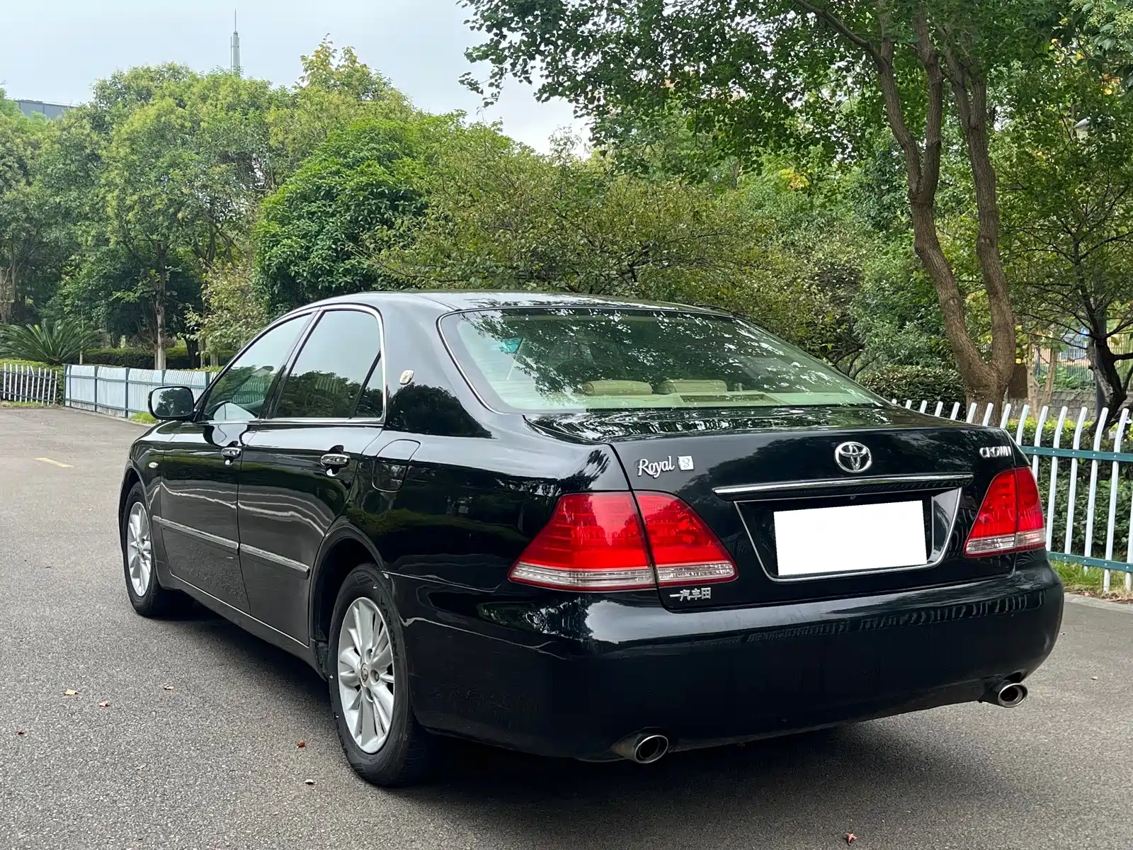 Фото 9 - Toyota Crown