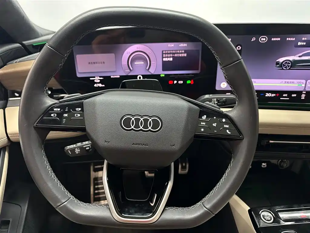 Фото 11 - Audi A6L e-tron