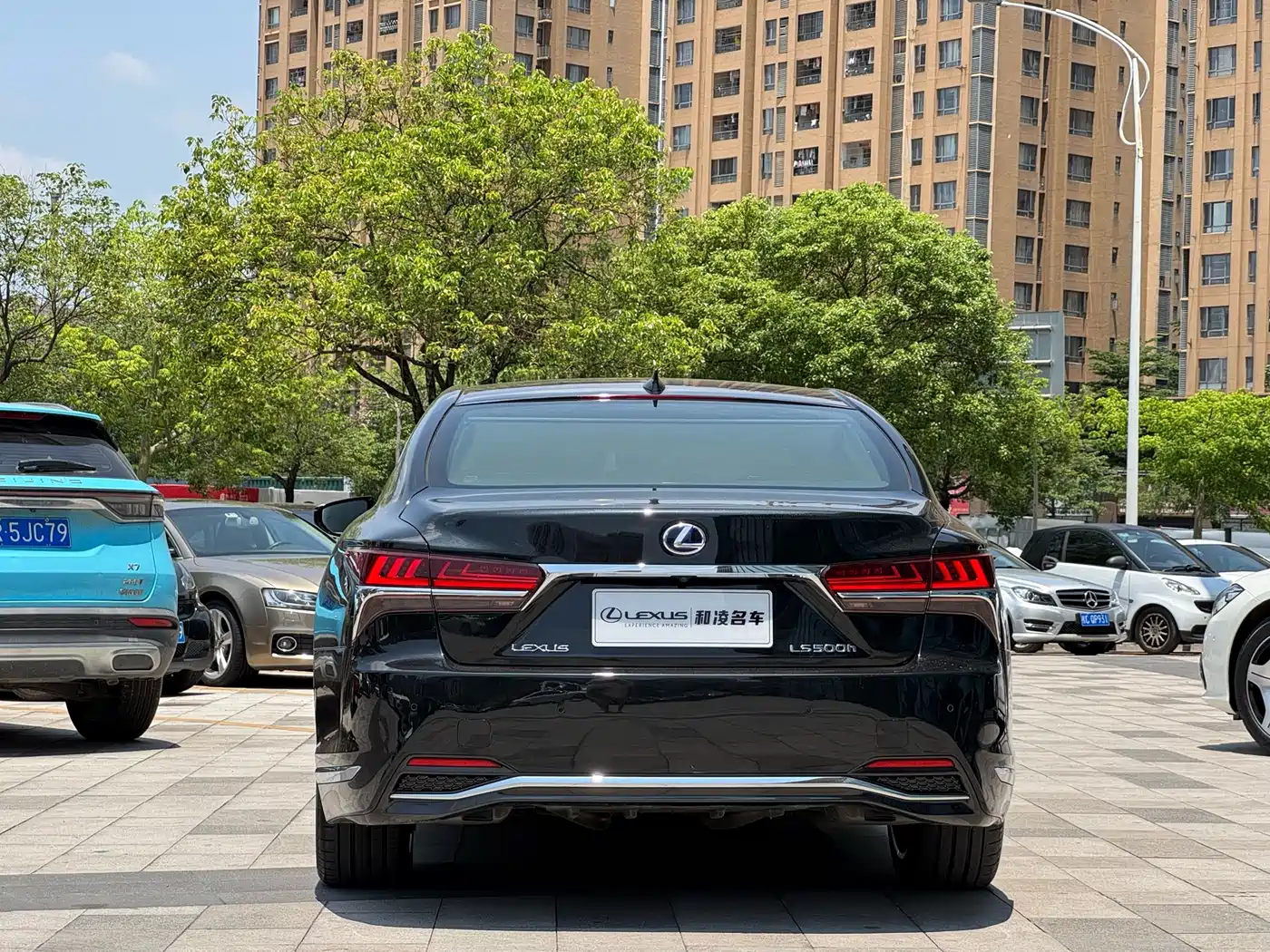 Lexus LS 2018 500h Executive Edition China V фото 5