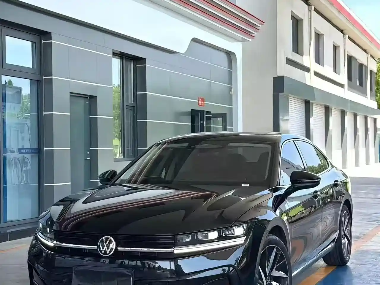 Фото 2 - Volkswagen Magotan