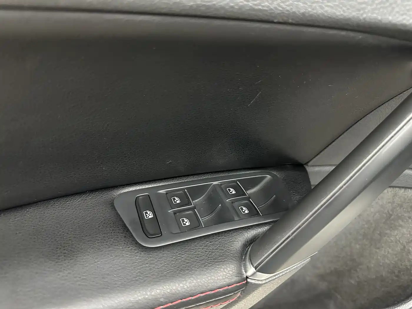 Volkswagen Golf 2016 230TSI Automatic Comfort фото 20