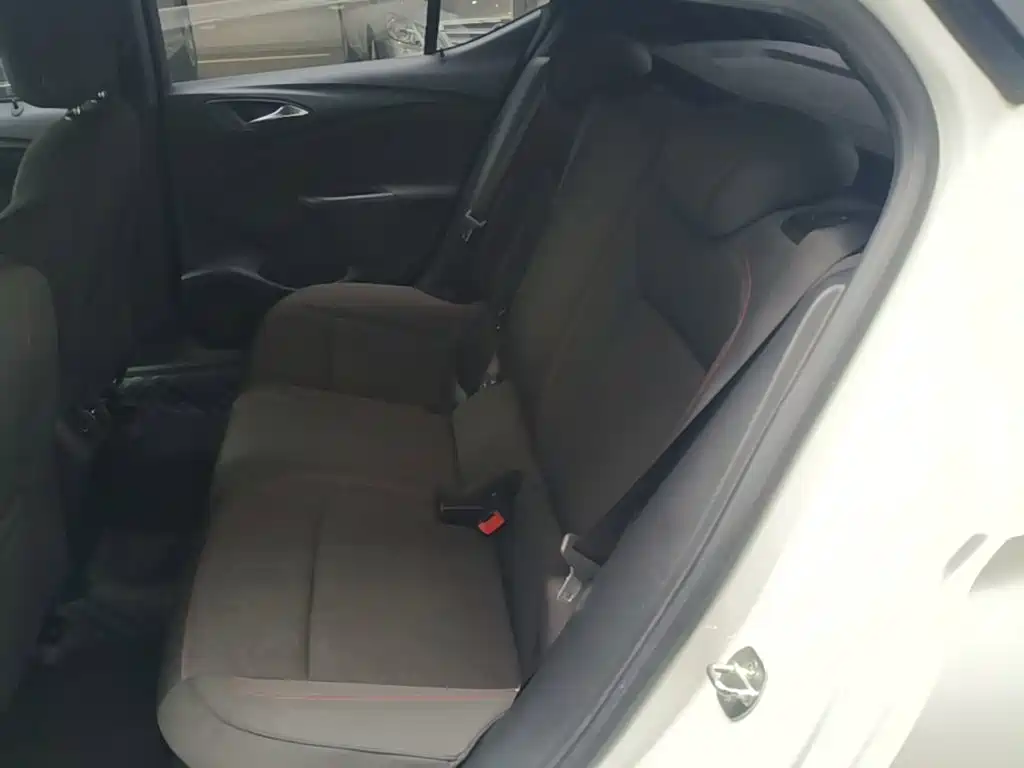 Фото 22 - Buick Verano