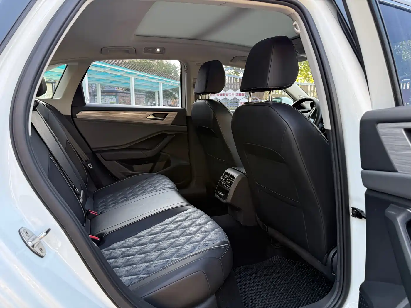 Volkswagen Sagitar 2023 Model Year 200TSI DSG Surpass Edition фото 10
