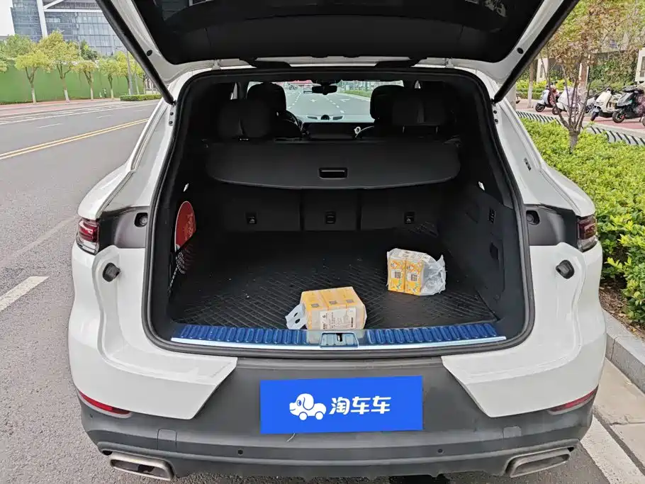 Photo 4 - Porsche Cayenne