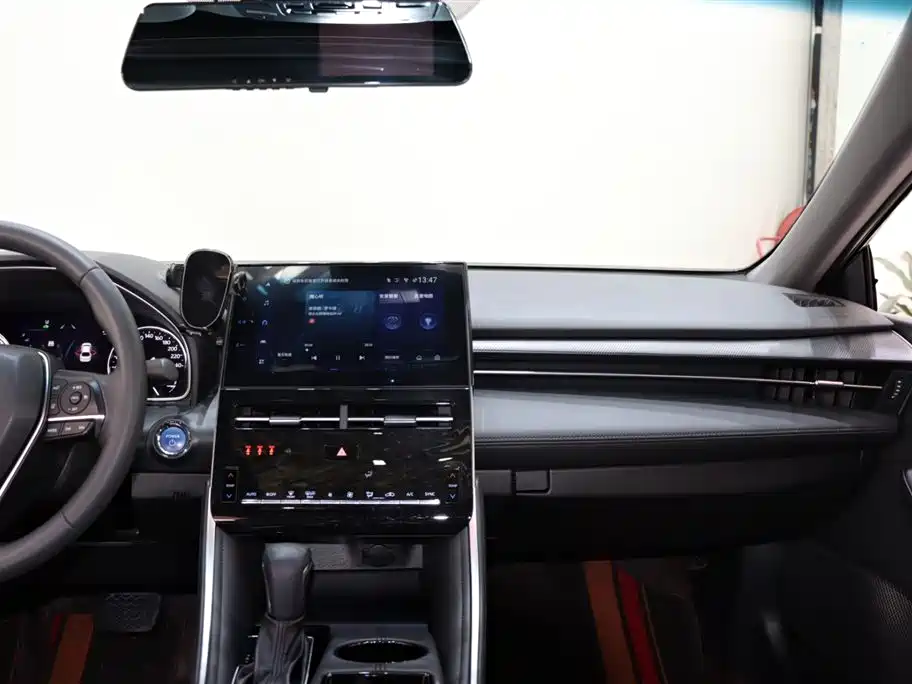 Toyota Avalon 2023 Hybrid 2.5L Luxury Edition фото 14