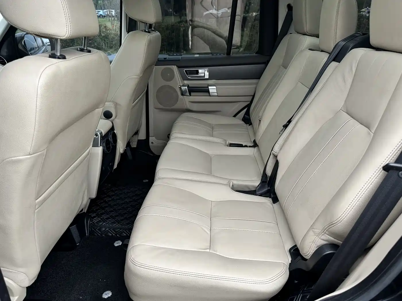 Land Rover Discovery 2016 3.0 SC V6 HSE Luxury фото 12