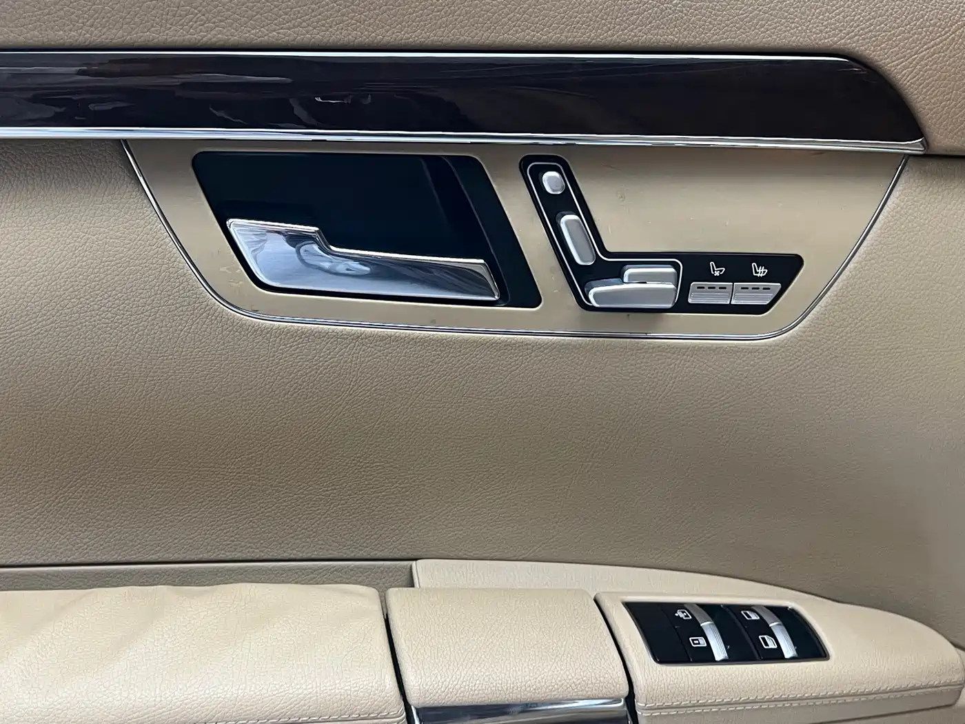 Mercedes-Benz S-Class 2010 Model S 400 L HYBRID фото 25