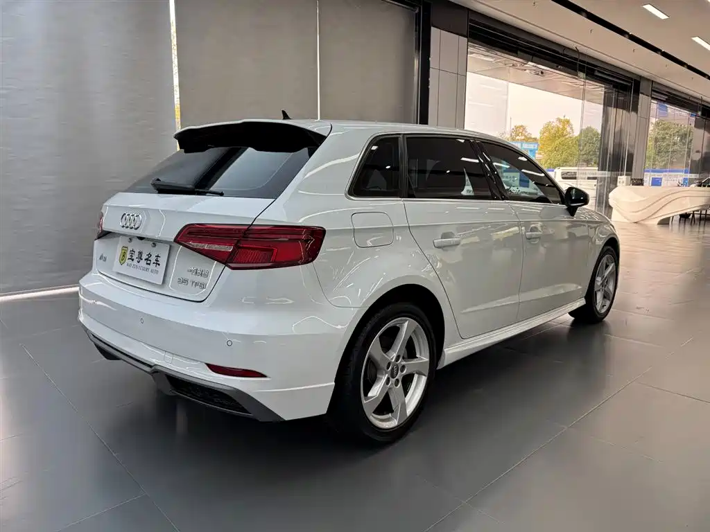 Audi A3 2019 Sportback 35 TFSI Fashion China VI фото 4