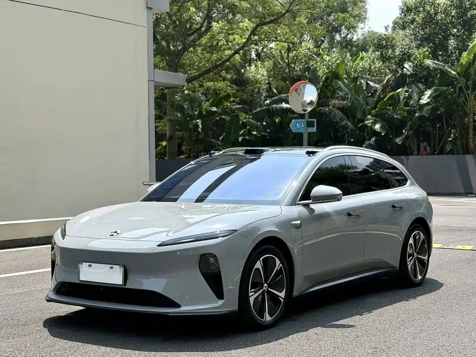 Фото 1 - NIO ET5T