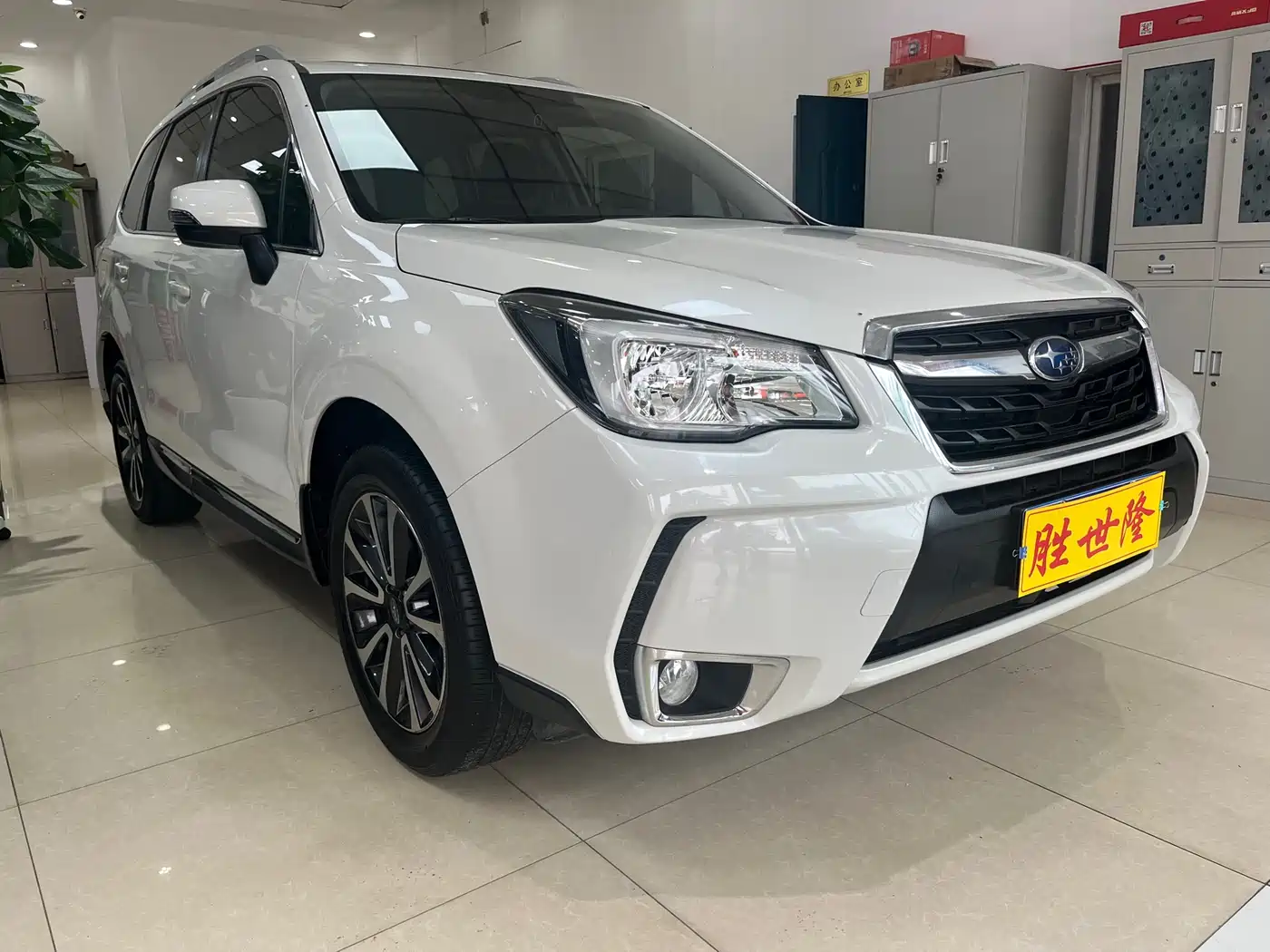 Subaru Forester 2016 2.0i Fashion Navigation Edition фото 2