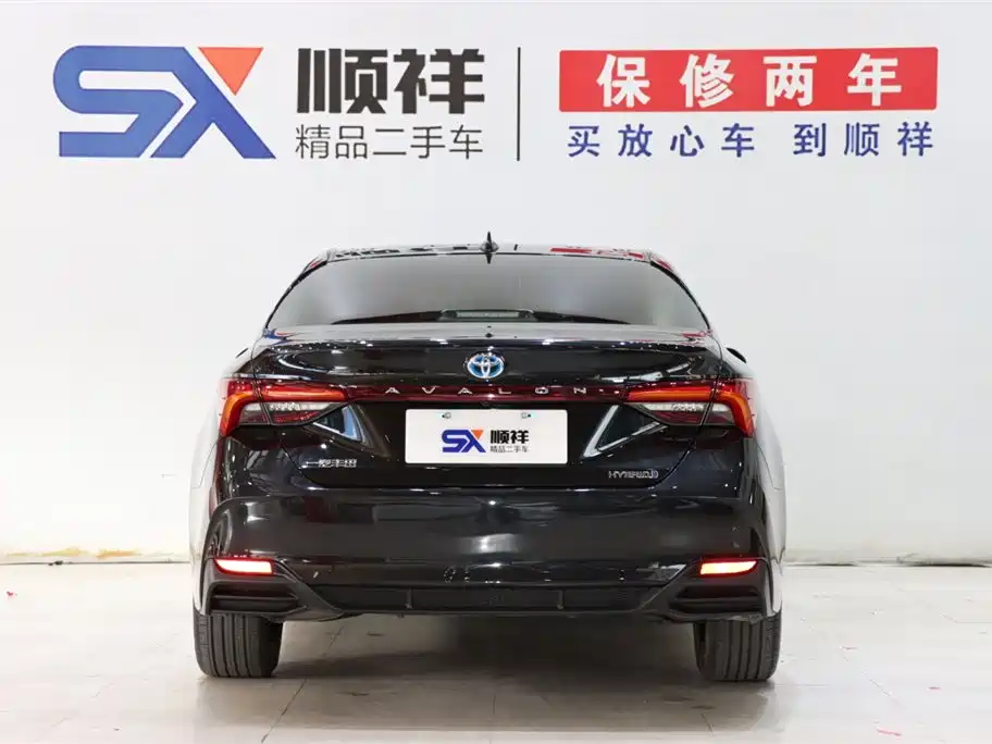 Toyota Avalon 2023 Hybrid 2.5L Luxury Edition фото 5