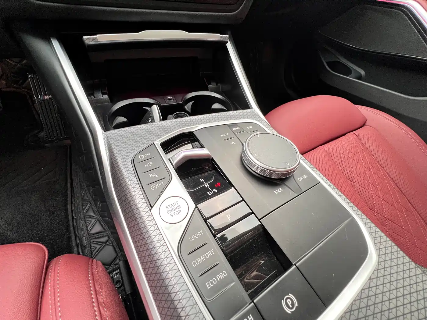 BMW 3 Series 2025 330Li M Sport Night Edition фото 23