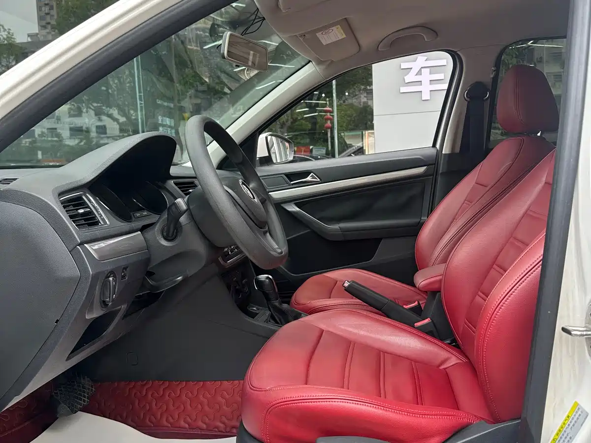 Volkswagen Lavida Tour 2017 1.6L Automatic Trend Edition фото 4