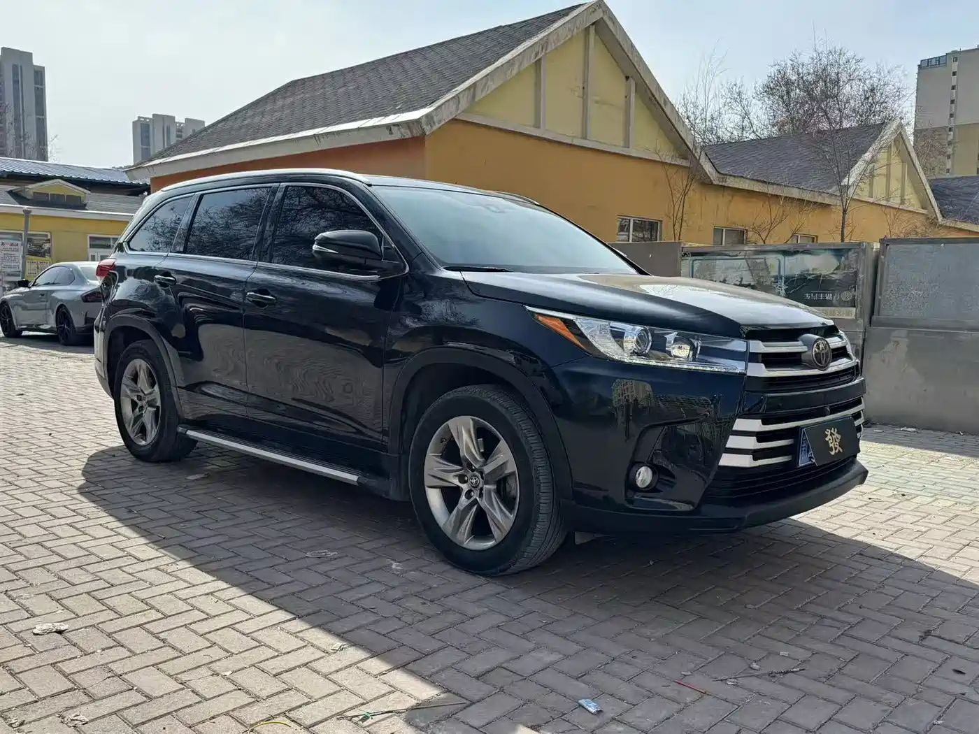 TOYOTA HIGHLANDER
