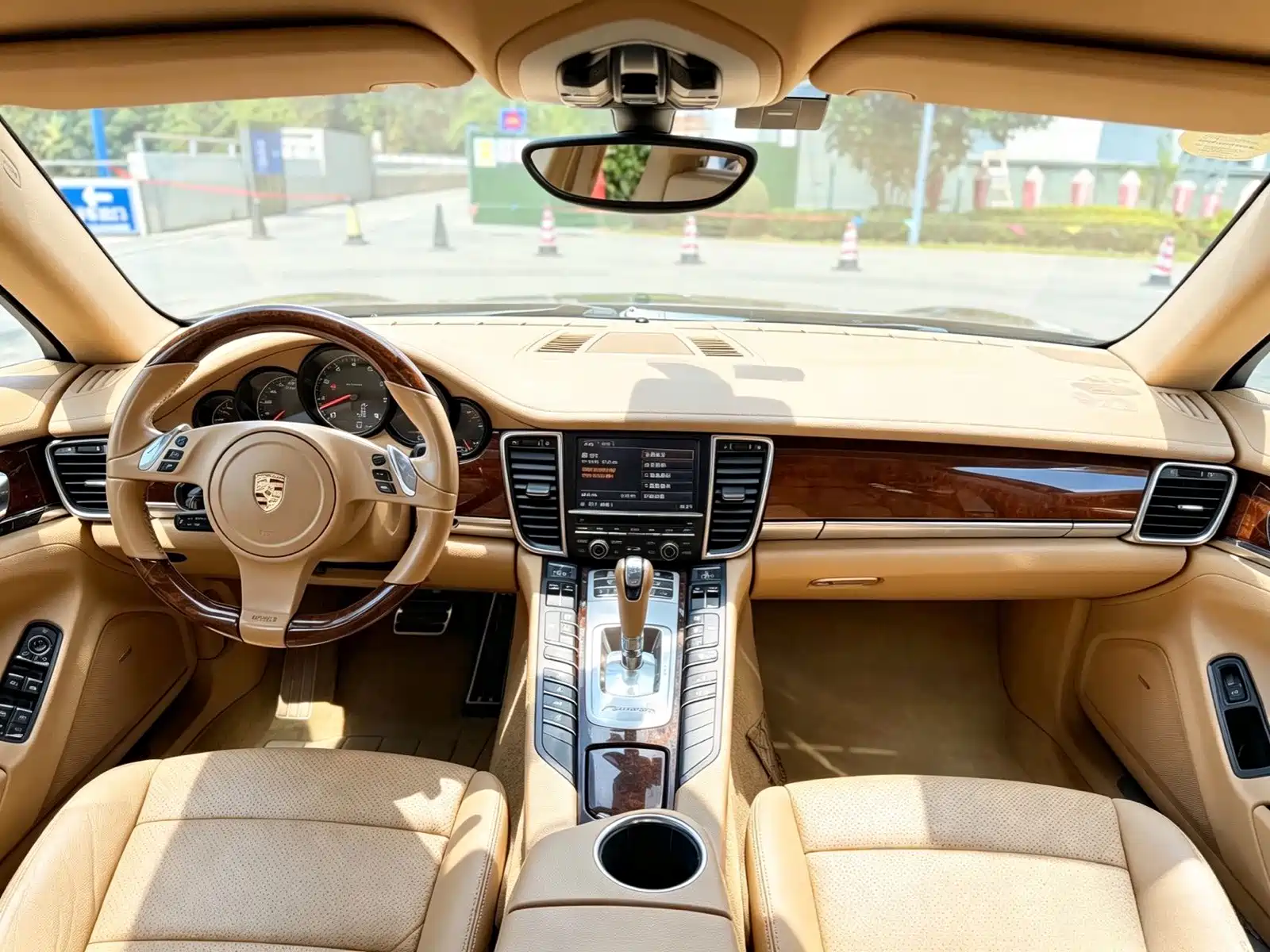 صورة 8 - Porsche Panamera