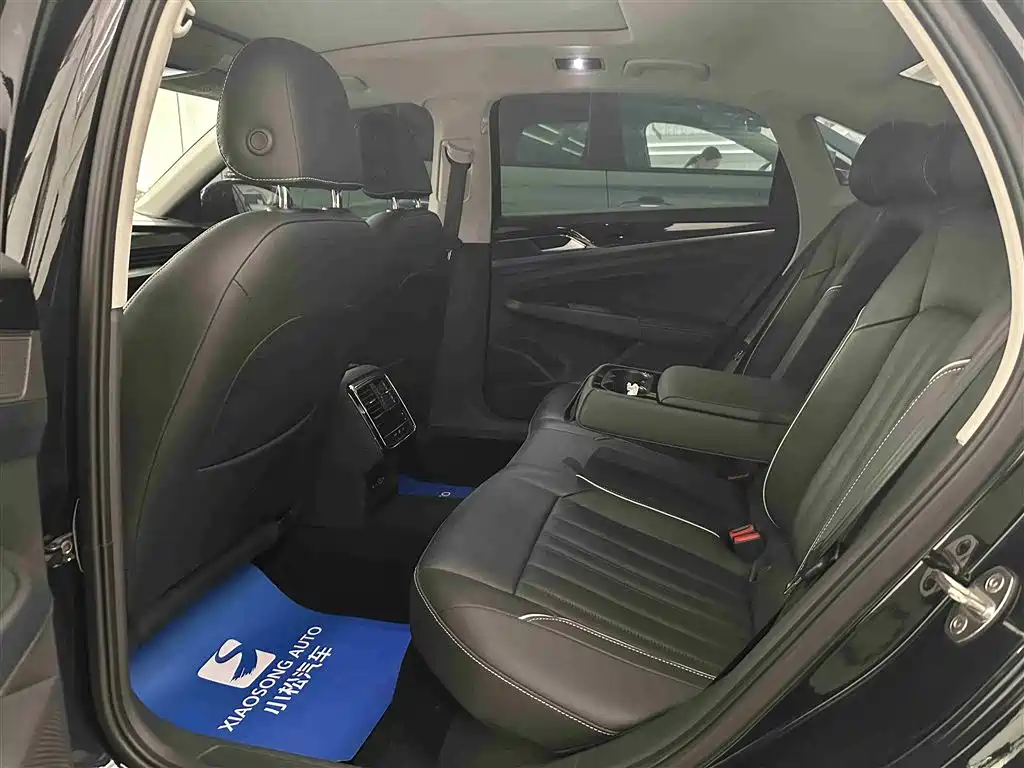 VOLKSWAGEN PASSAT NEW ENERGY