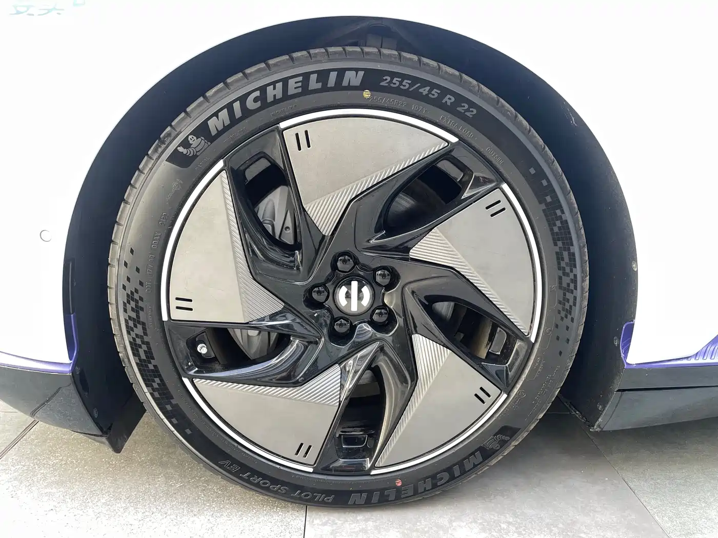 HiPhi Z 2023 5-Seater фото 13