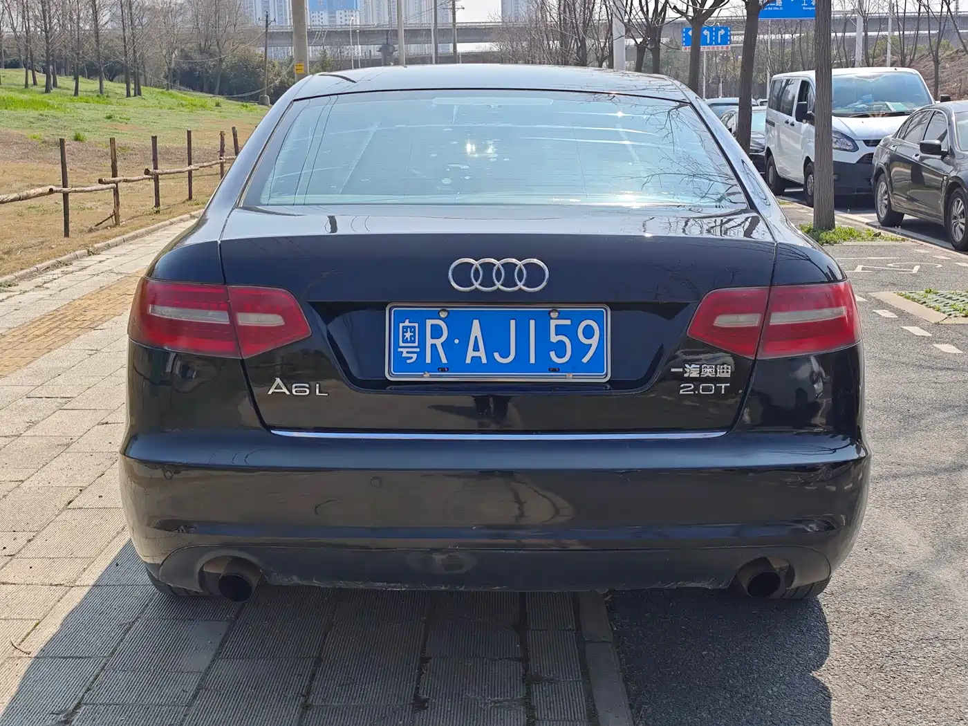 Audi A6L 2011 2.0 TFSI Automatic Comfort фото 8