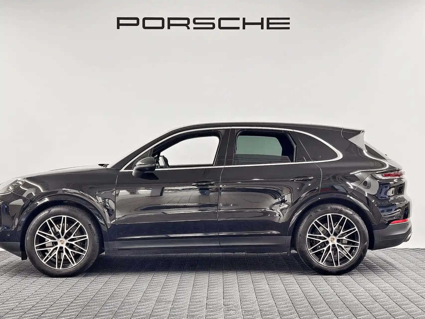 Photo 4 - Porsche Cayenne