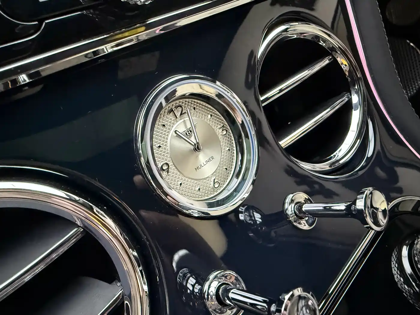 BENTLEY CONTINENTAL PLUG IN HYBRID