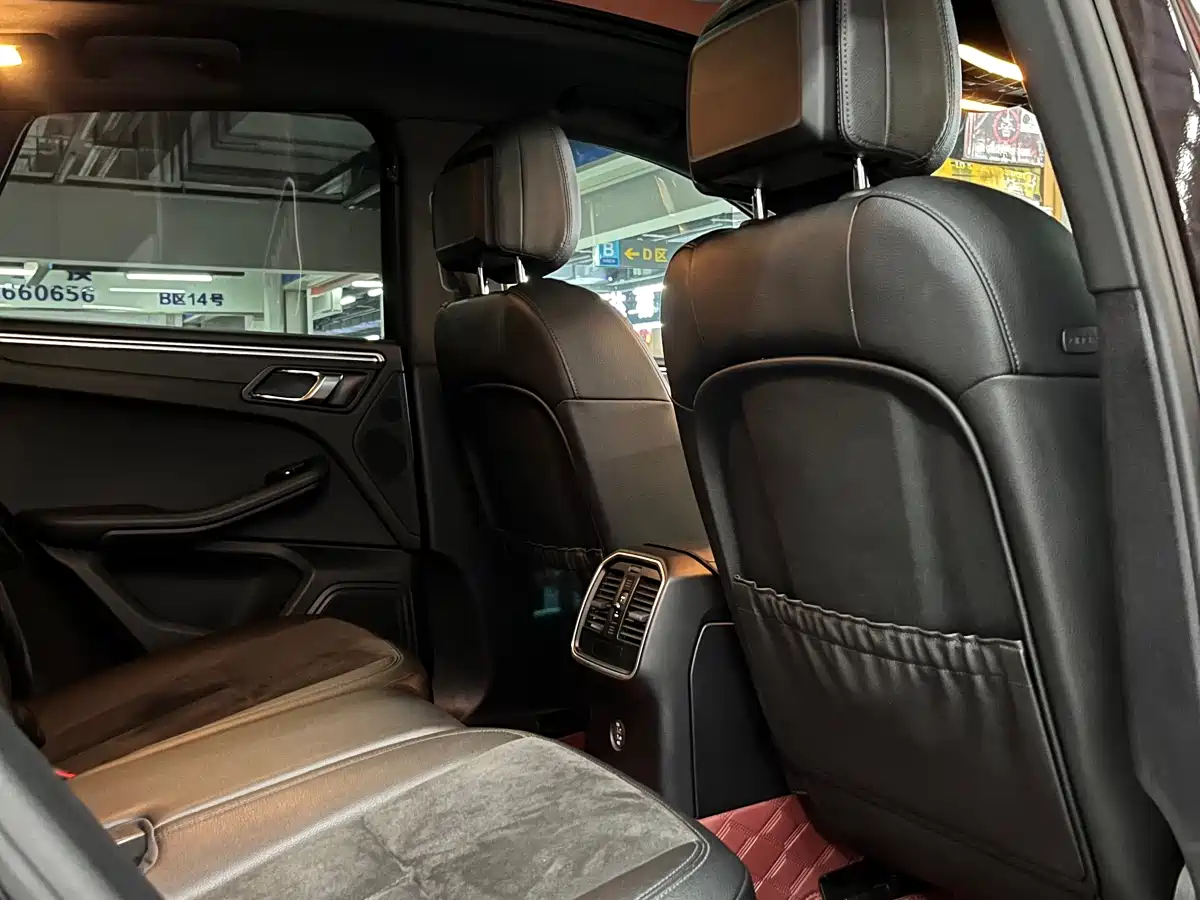 Porsche Macan 2018 Macan 2.0T фото 13