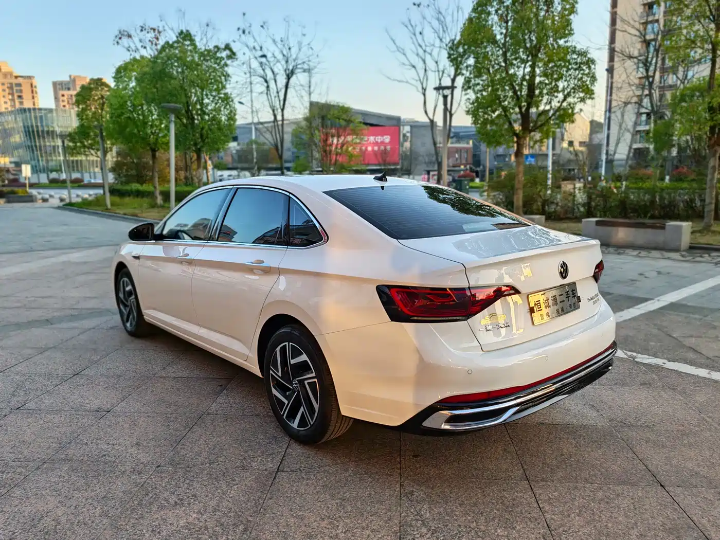 Volkswagen Sagitar 2023 300TSI DSG Excellence Edition фото 8