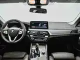 صورة 34 - BMW 5 Series