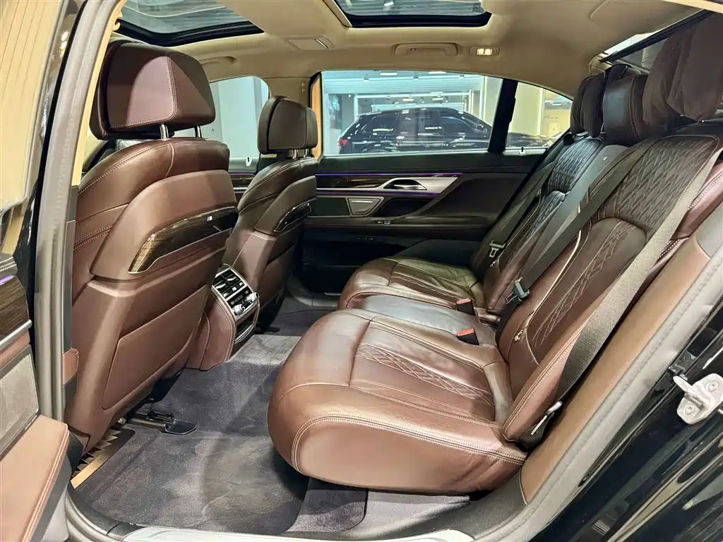 BMW 7 Series 2019 730Li Luxury Package фото 29