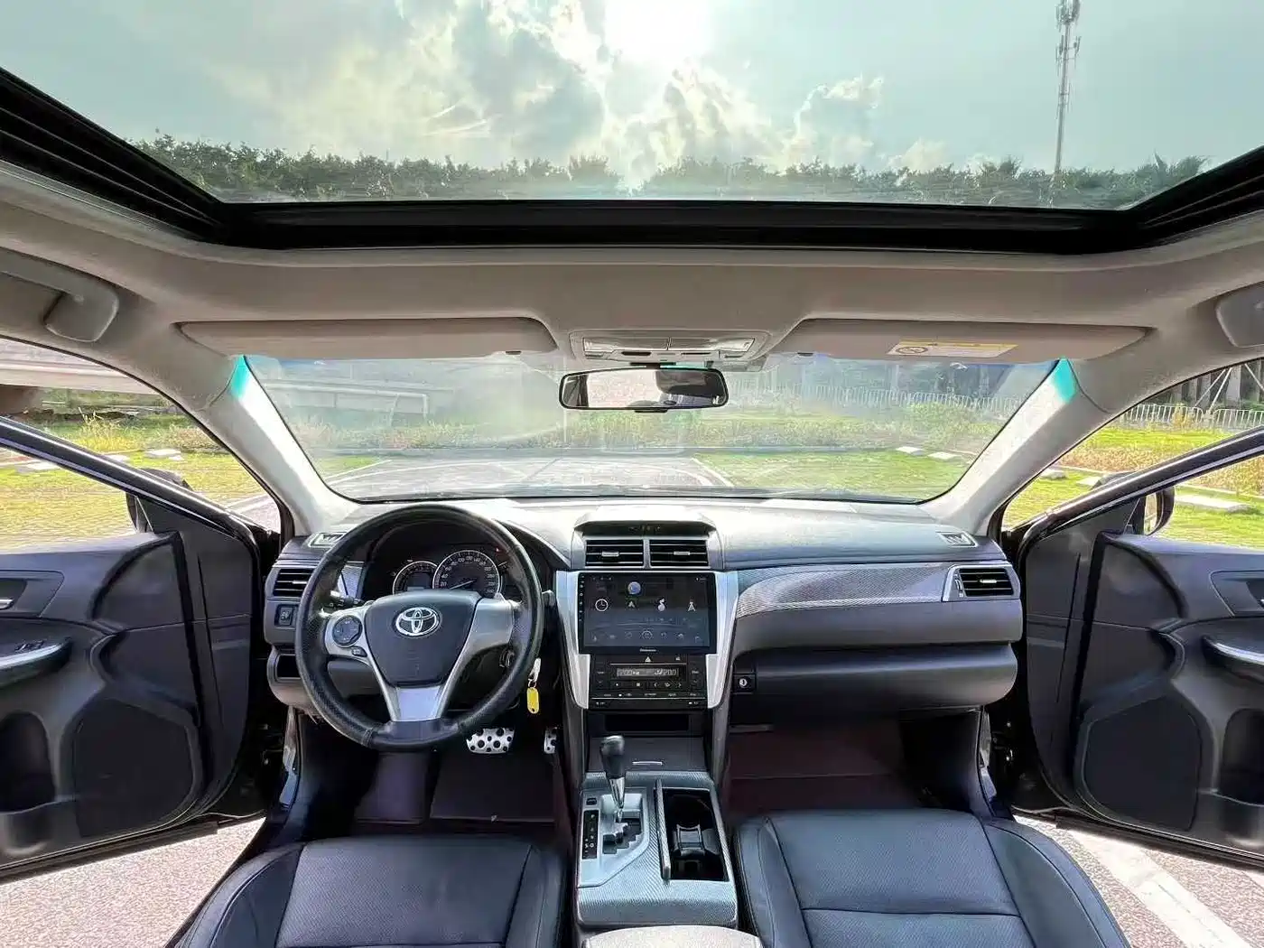 Toyota Camry 2015 2.0G Leading Edition фото 3