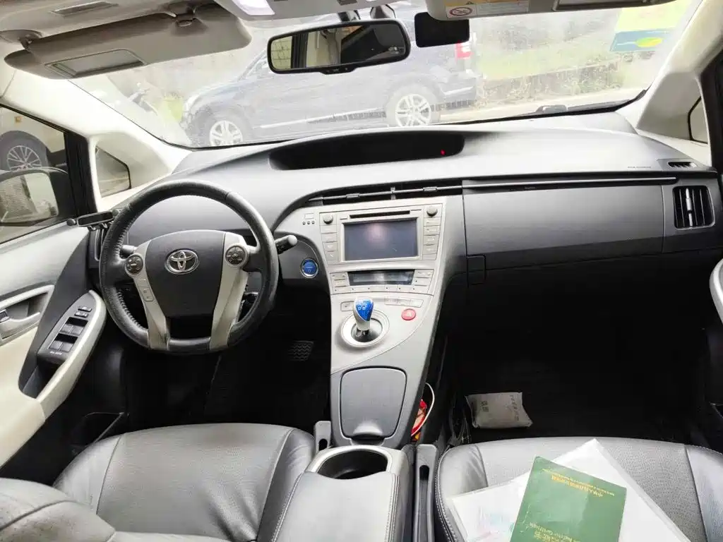 Toyota Prius 2015 2012 1.8L Luxury Advanced Edition