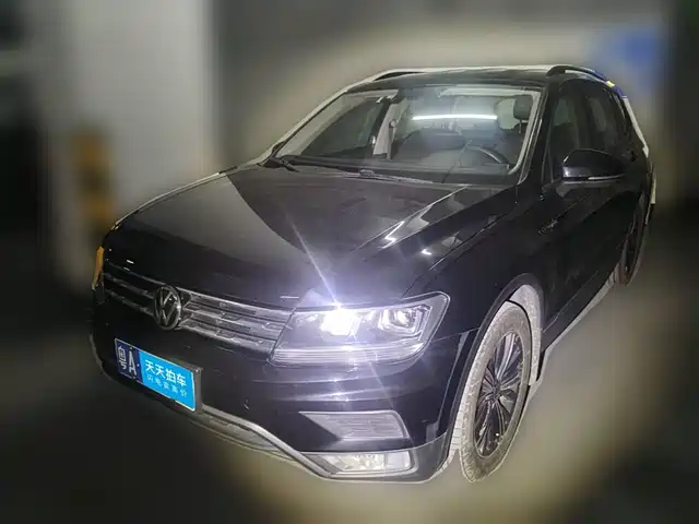 Volkswagen Tiguan L 2021 330TSI Automatic 2WD Comfort — фото 1