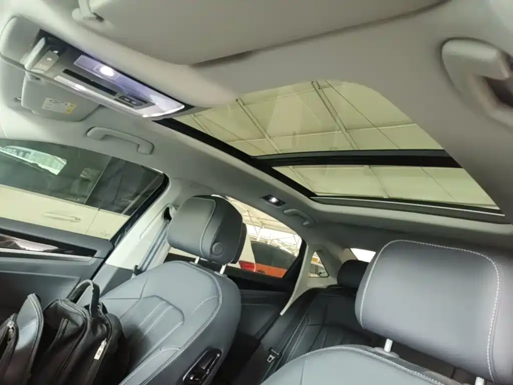 Volkswagen Passat 2026 2026 Outstanding Edition 380TSI Starlight Dragon Soaring Version
