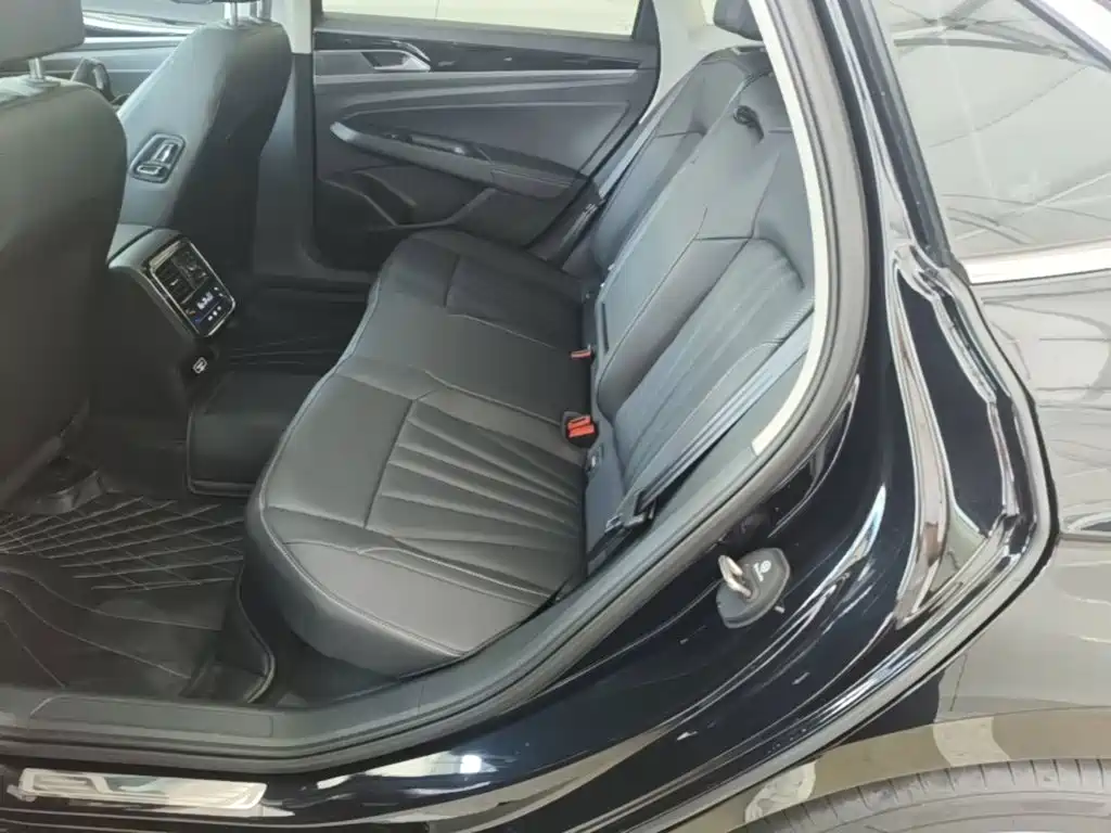 Volkswagen Passat 2026 2026 Outstanding Edition 380TSI Starlight Dragon Soaring Version