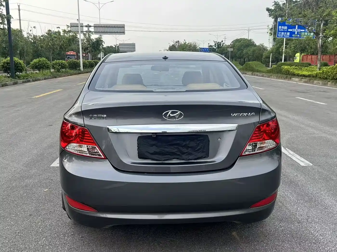 Hyundai Verna 2010 Sedan 1.4L Manual Standard GL фото 6