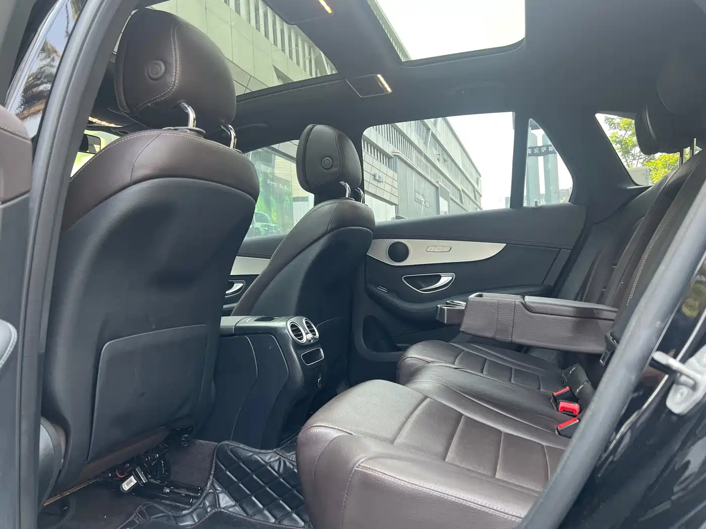 Mercedes-Benz GLC 2021 GLC 260 L 4MATIC Sporty фото 7