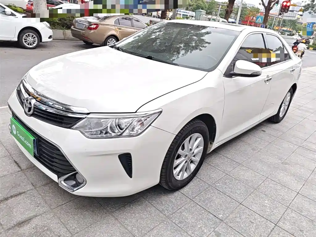 Toyota Camry 2016 2.0G 10th Anniversary Leading Edition фото 2