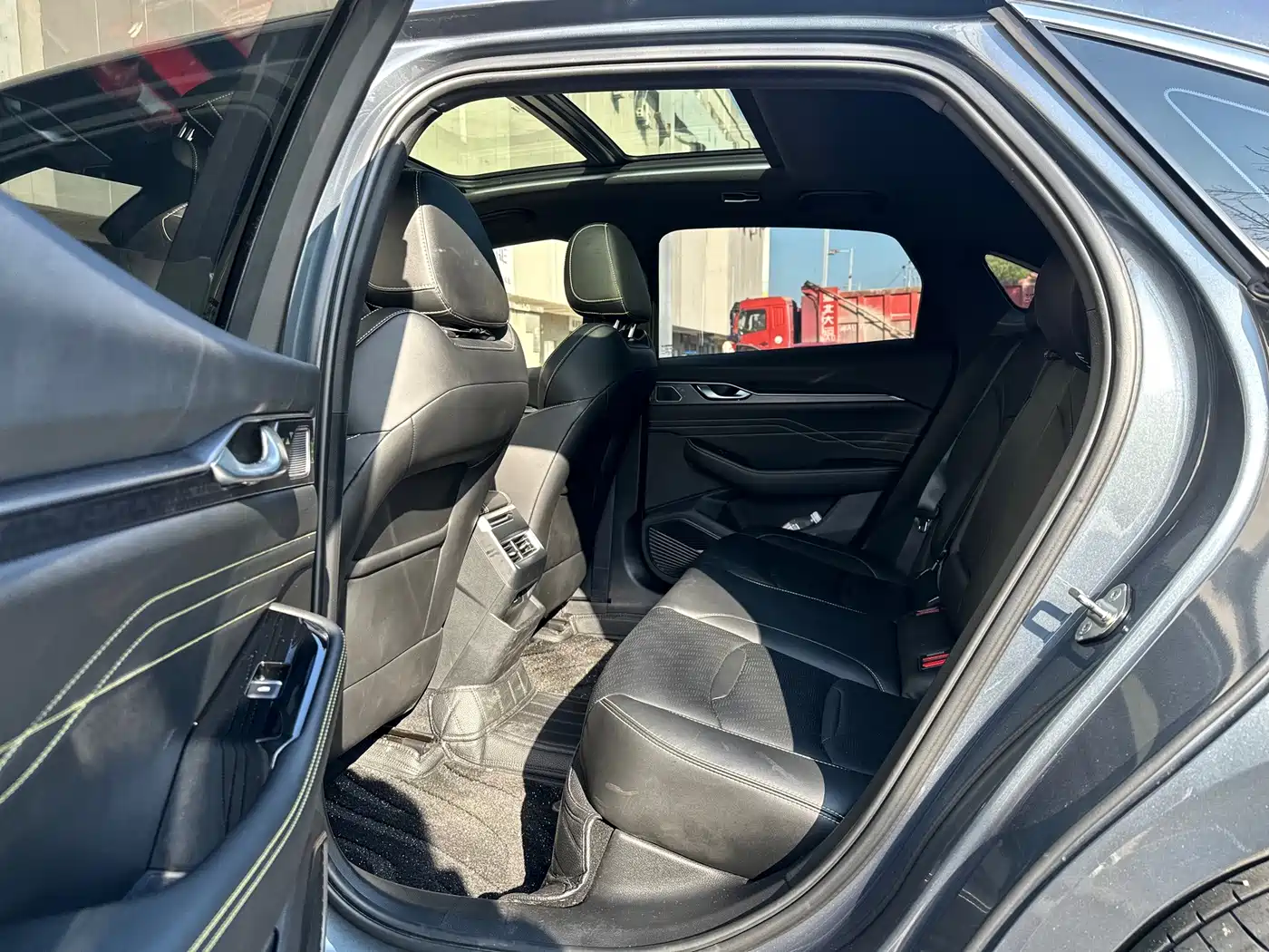Фото 4 - Geely Preface