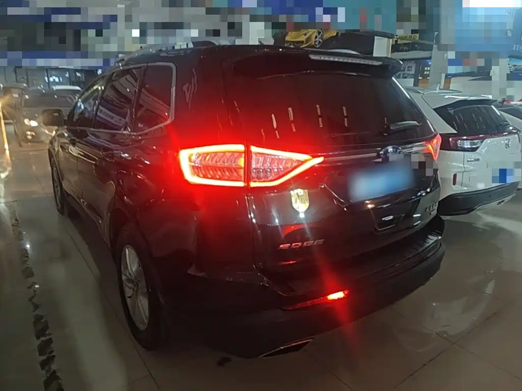 Фото 5 - Ford Edge
