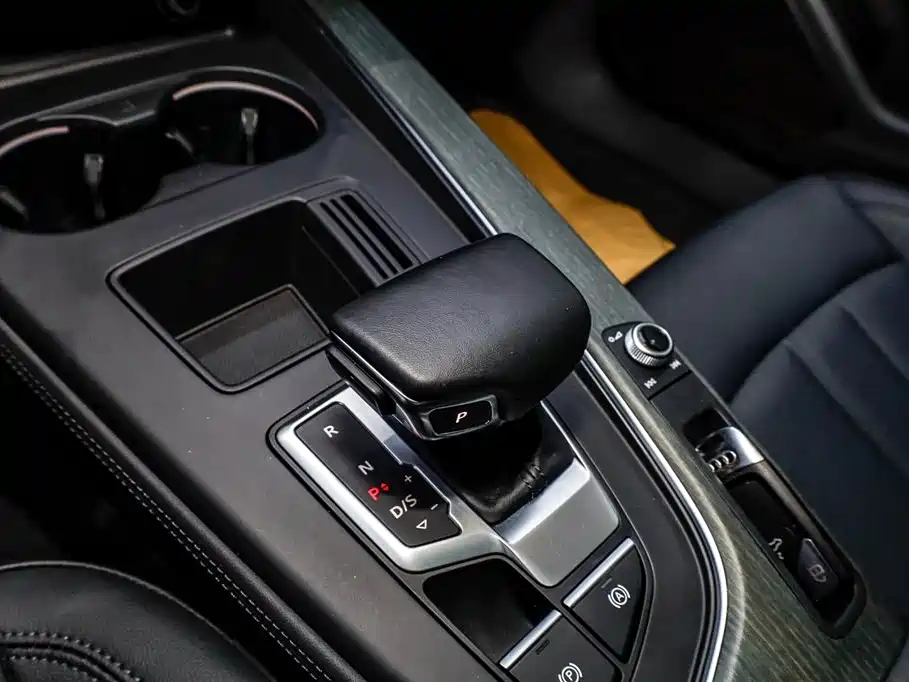 Audi A4L 2023 40 TFSI Fashion Elegance фото 17