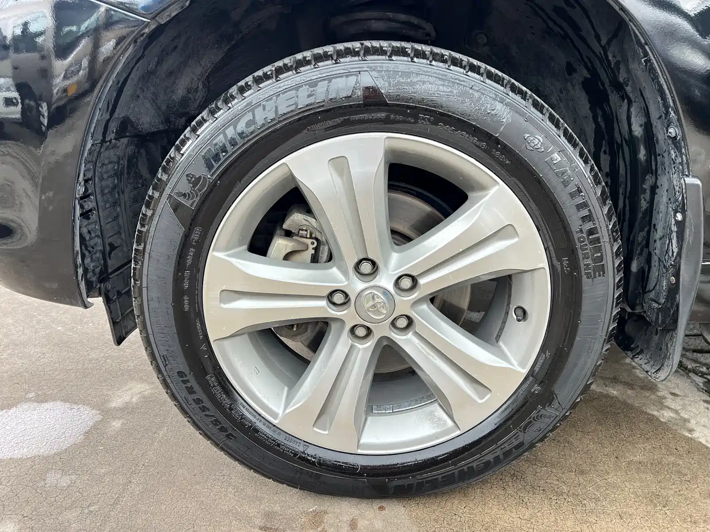 Toyota Highlander 2012 2.7L 2WD 7-Seater Luxury Edition фото 4