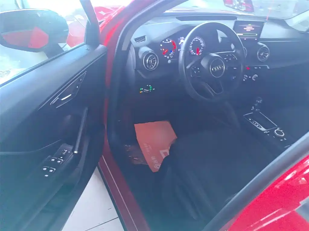 Photo 16 - Audi Q2L