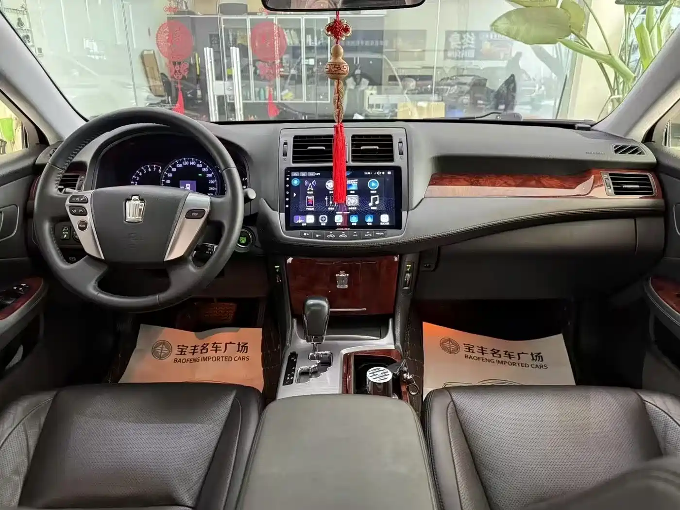 Toyota Crown 2012 2.5L Royal Leather Edition фото 5