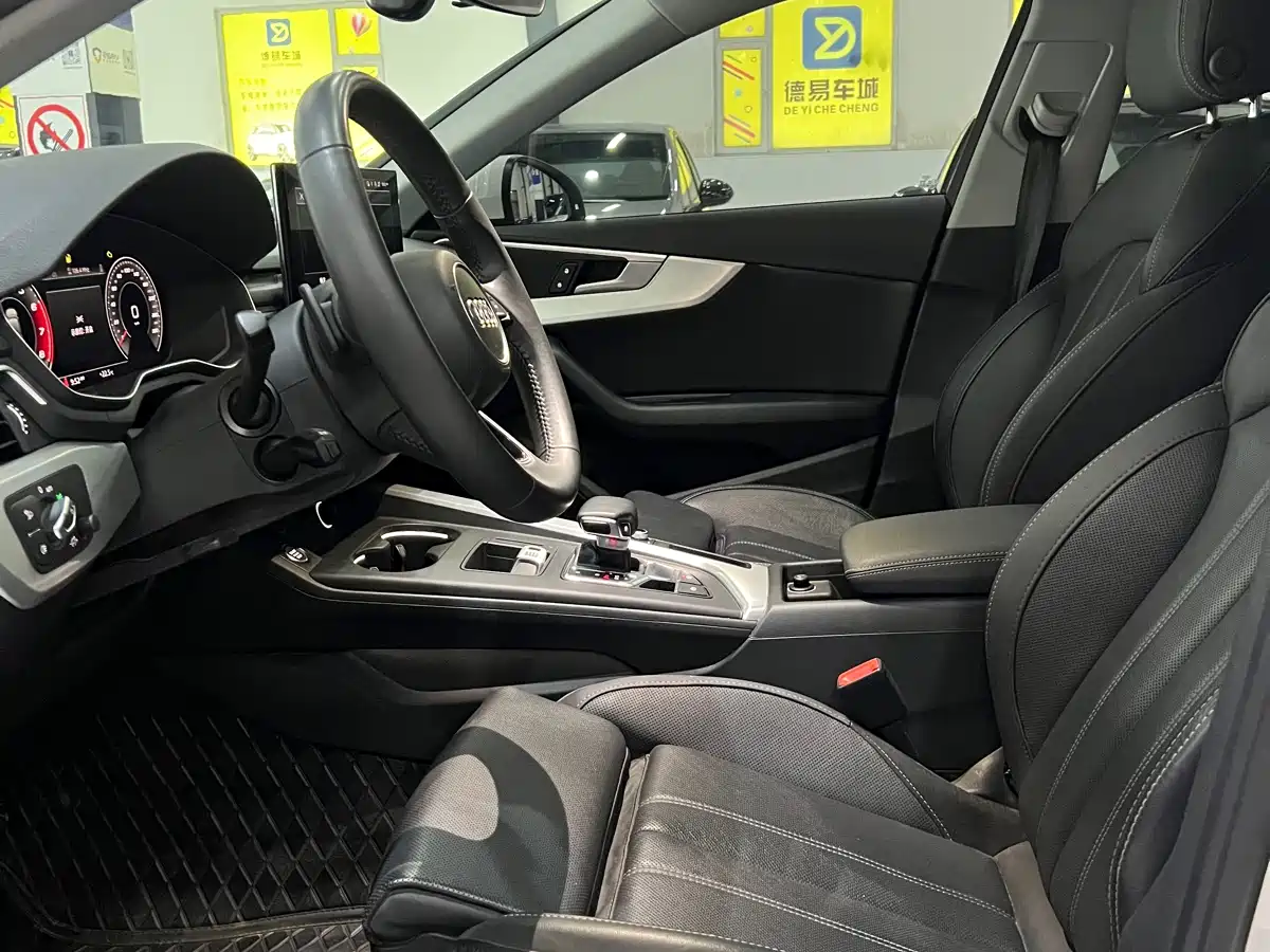Audi A4L 2021 40 TFSI Premium Life Edition фото 4