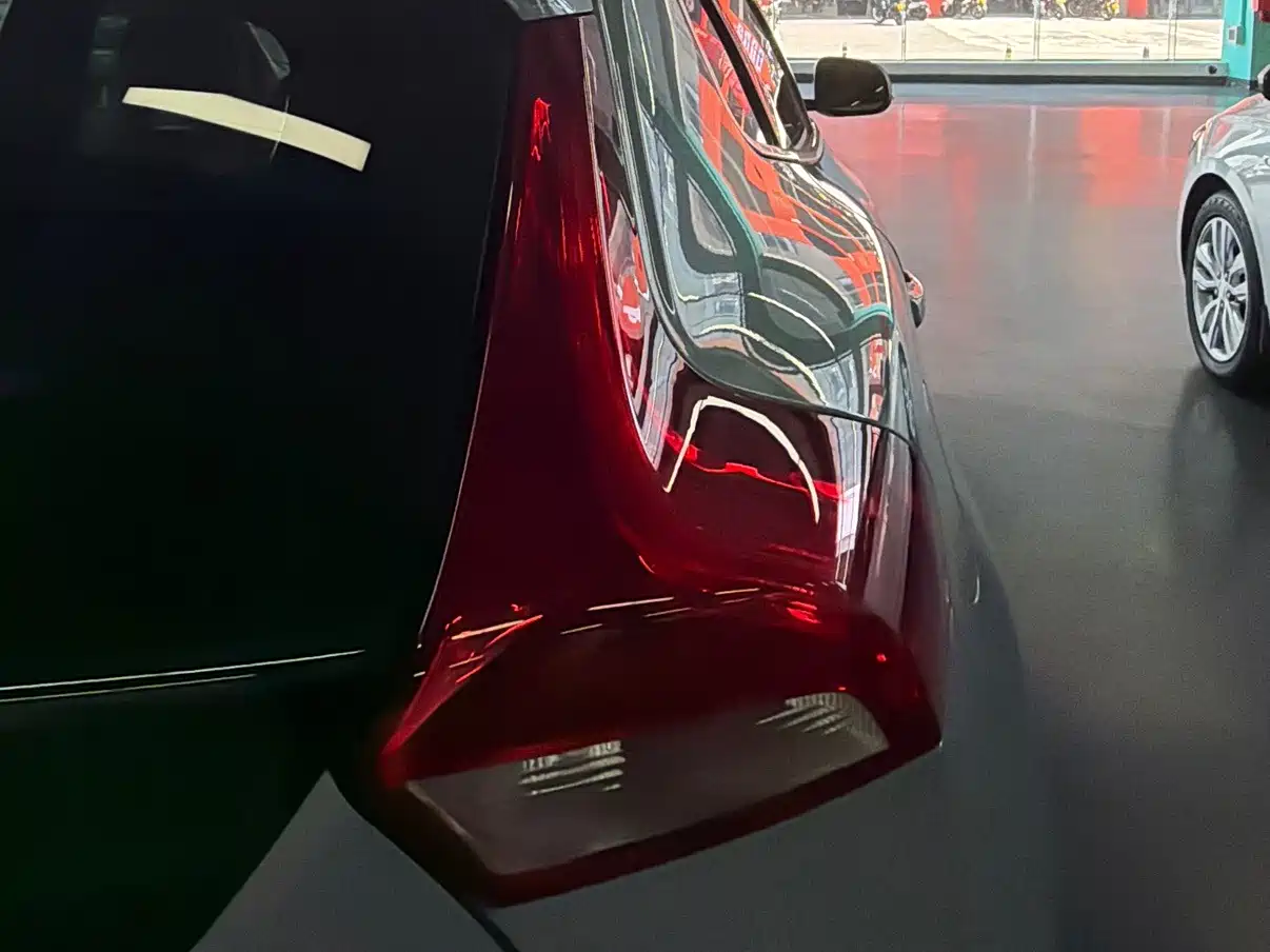 Фото 6 - Volvo V40