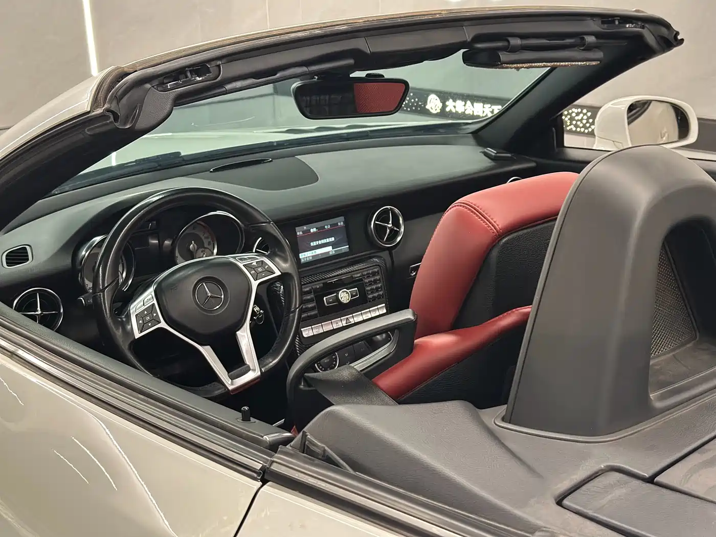Mercedes-Benz SLK-Class 2011 SLK 200 Fashion фото 23